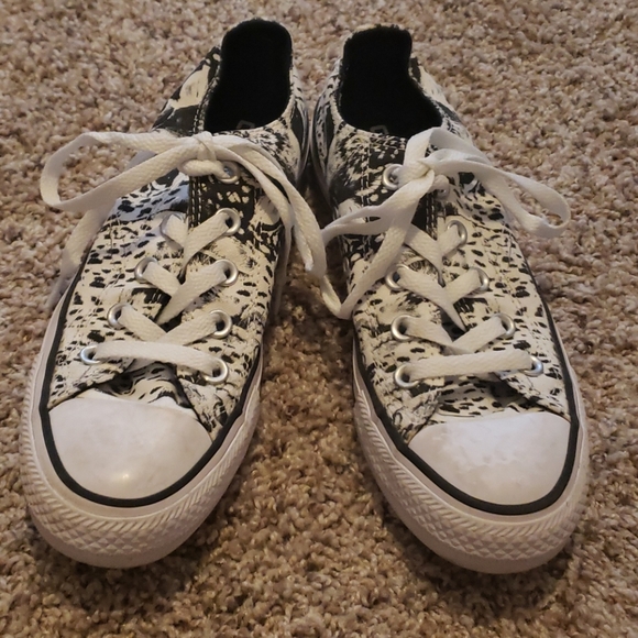 Converse - Picture 2 of 4